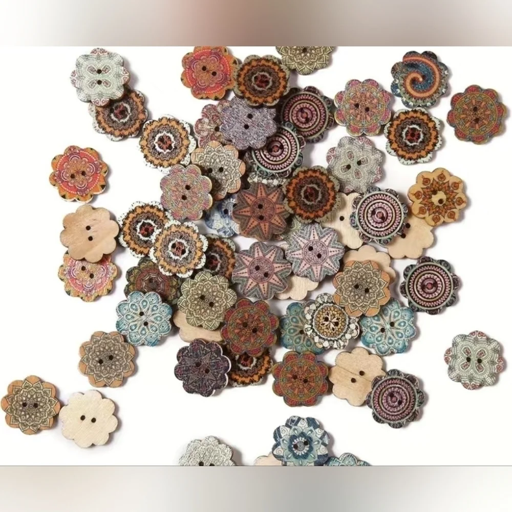 🍒NEW 50 PIECE WOODEN BUTTONS - Picture 4 of 7